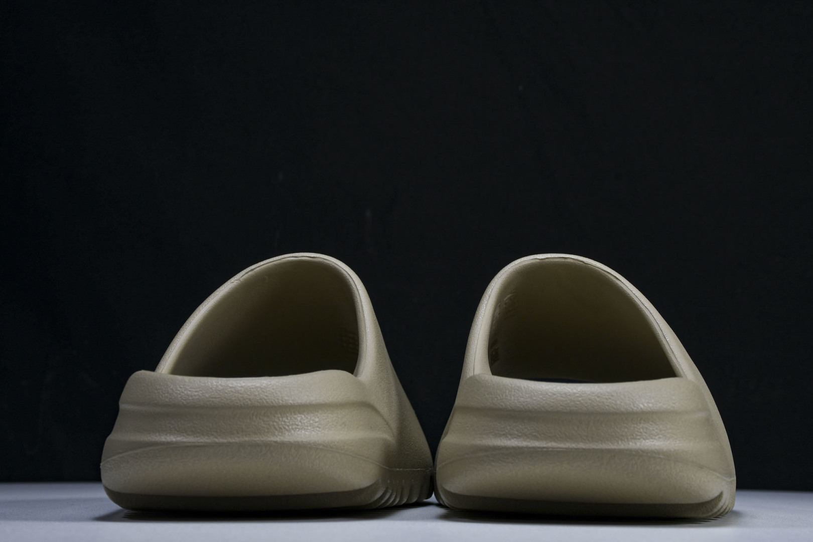  AD originals Yeezy Slide GW1934 尺寸 US4=36-37 US5=38