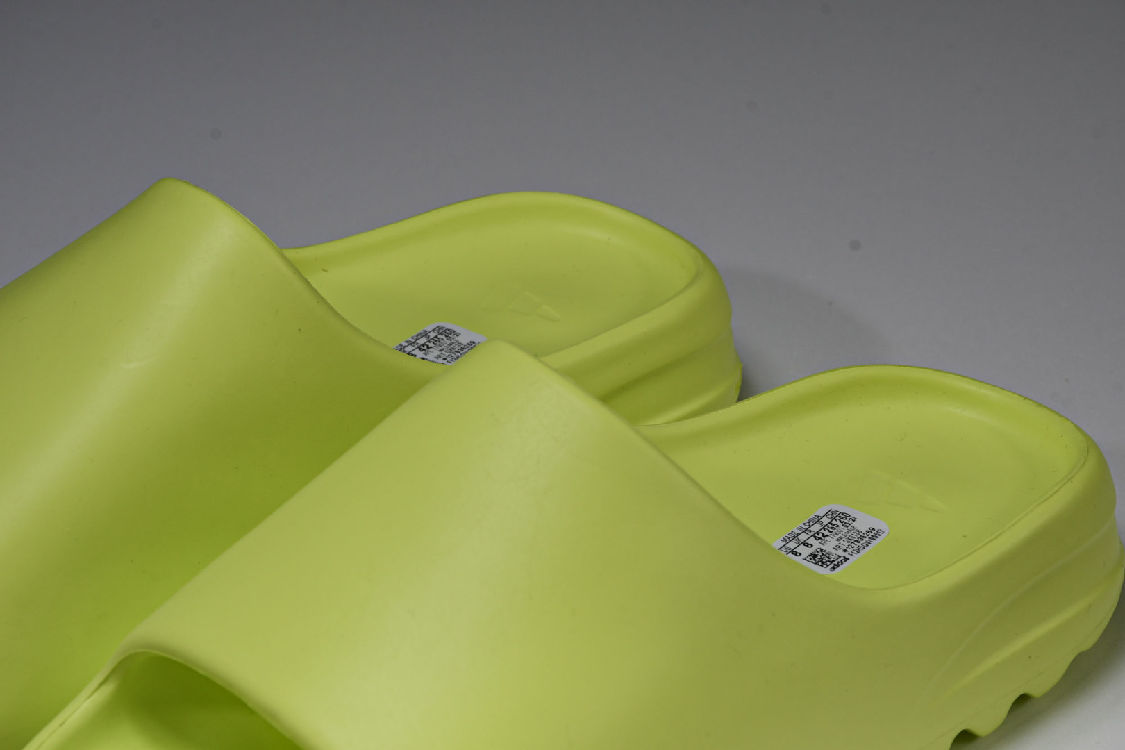  AD originals Yeezy Slide GX6138 尺寸 US4=36-37 US5=38