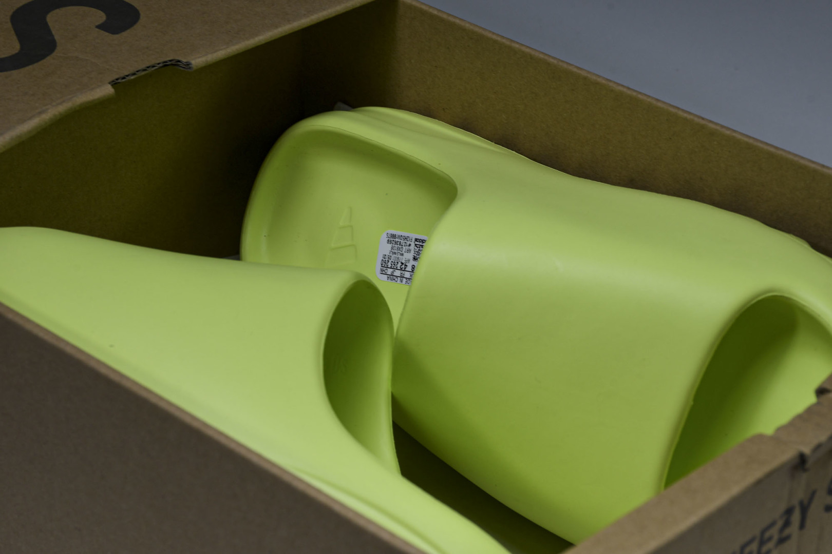  AD originals Yeezy Slide GX6138 尺寸 US4=36-37 US5=38