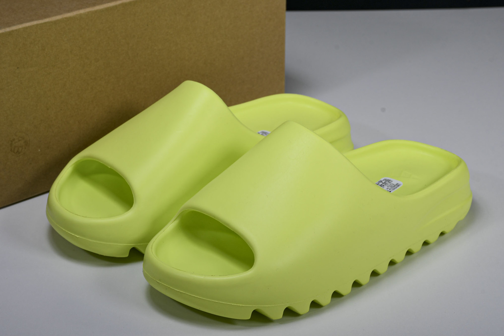  AD originals Yeezy Slide GX6138 尺寸 US4=36-37 US5=38