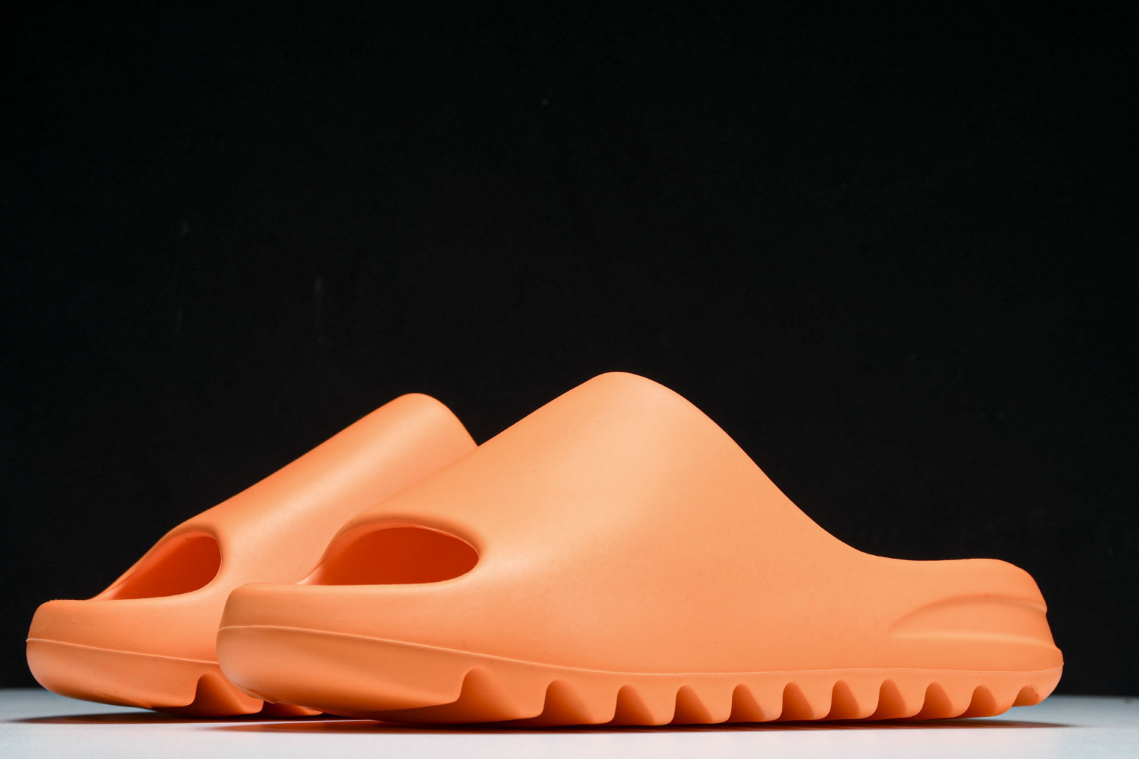  AD originals Yeezy Slide GZ0953 尺寸 US4=36-37 US5=38