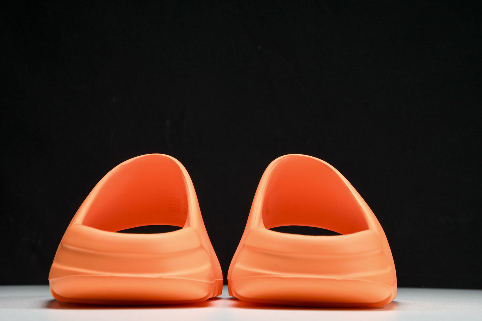  AD originals Yeezy Slide GZ0953 尺寸 US4=36-37 US5=38