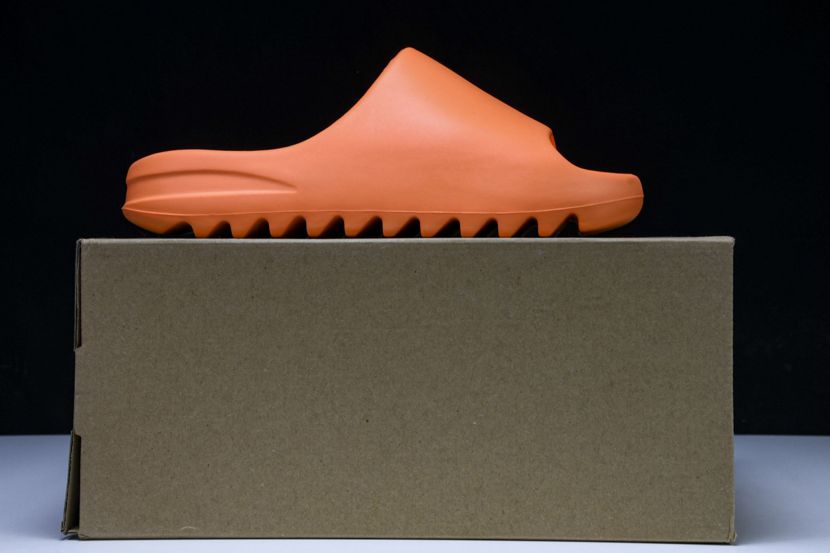  AD originals Yeezy Slide GZ0953 尺寸 US4=36-37 US5=38
