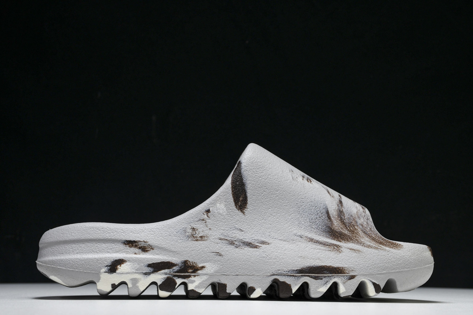 AD originals Yeezy Slide GZ5553 尺寸 US4=36-37 US5=38