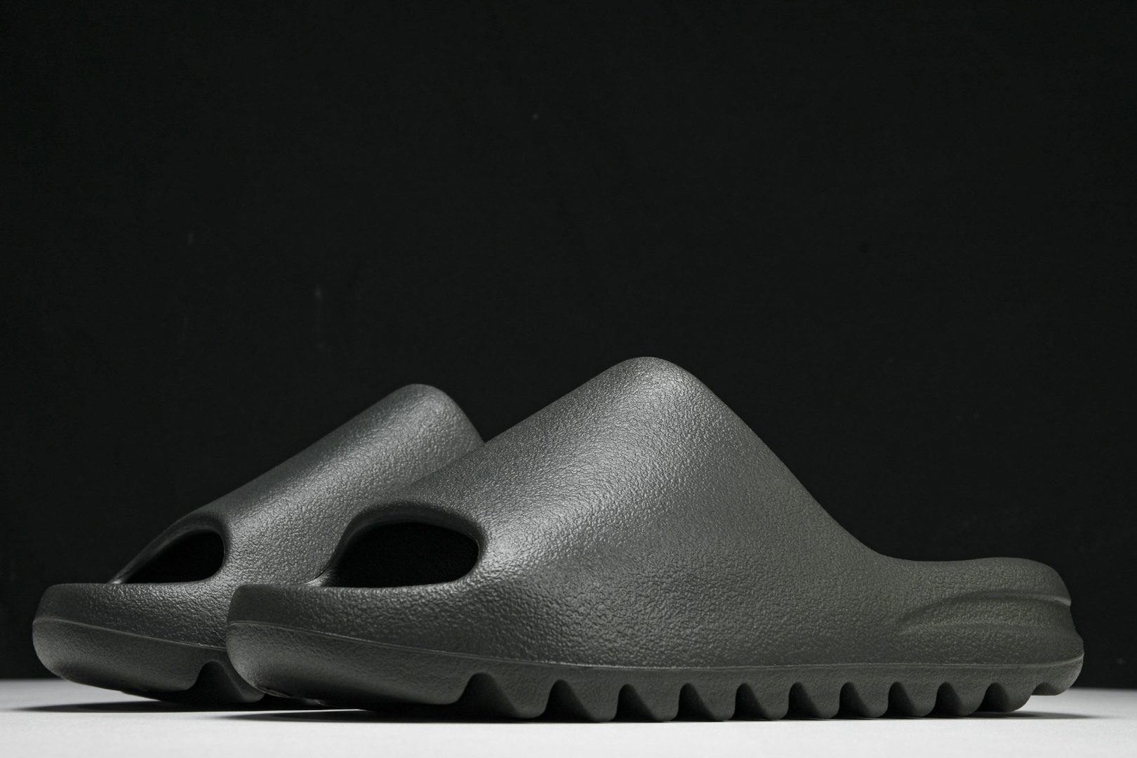  AD originals Yeezy Slide ID2350 尺寸 US4=36-37 US5=38