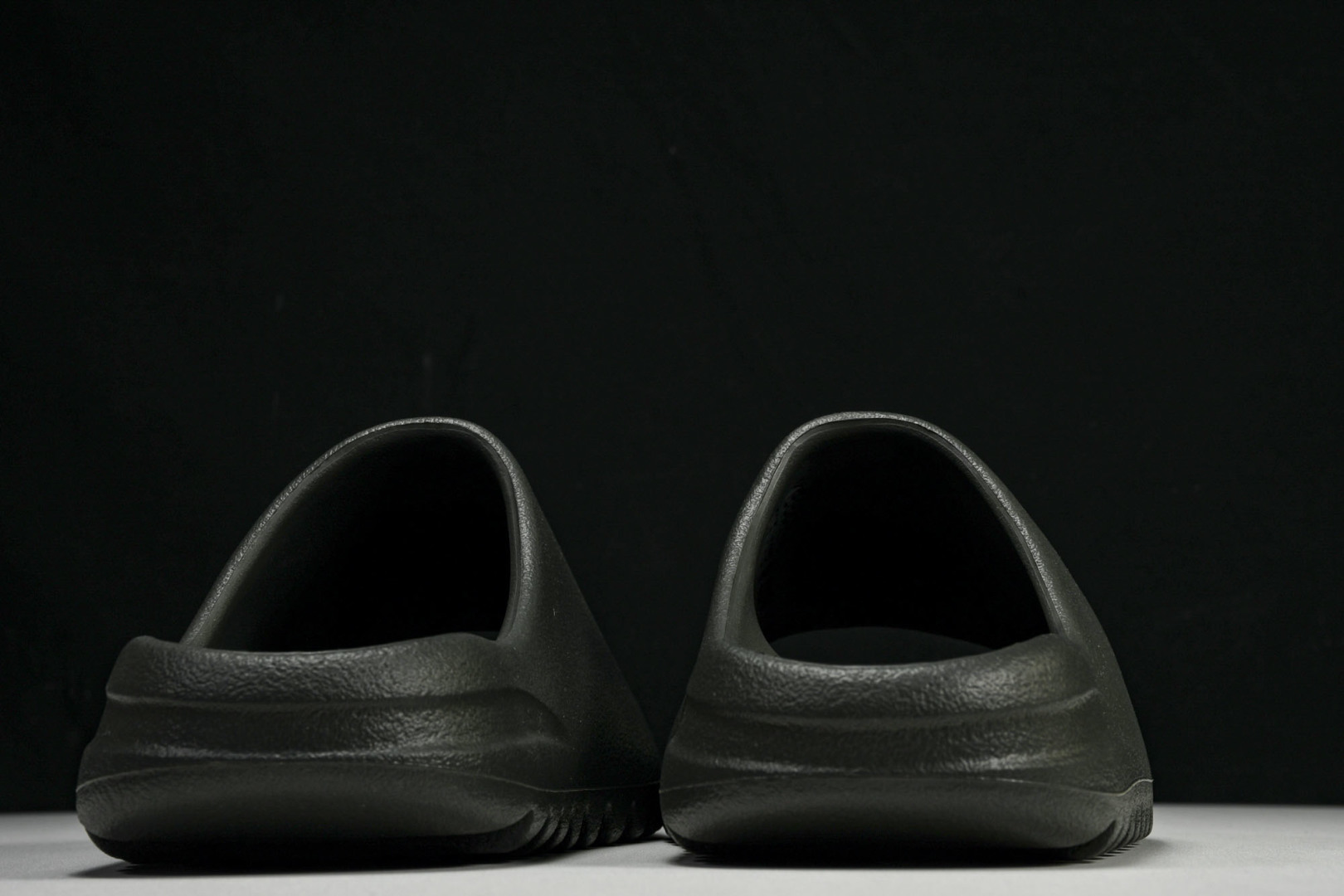  AD originals Yeezy Slide ID4132 尺寸 US4=36-37 US5=38