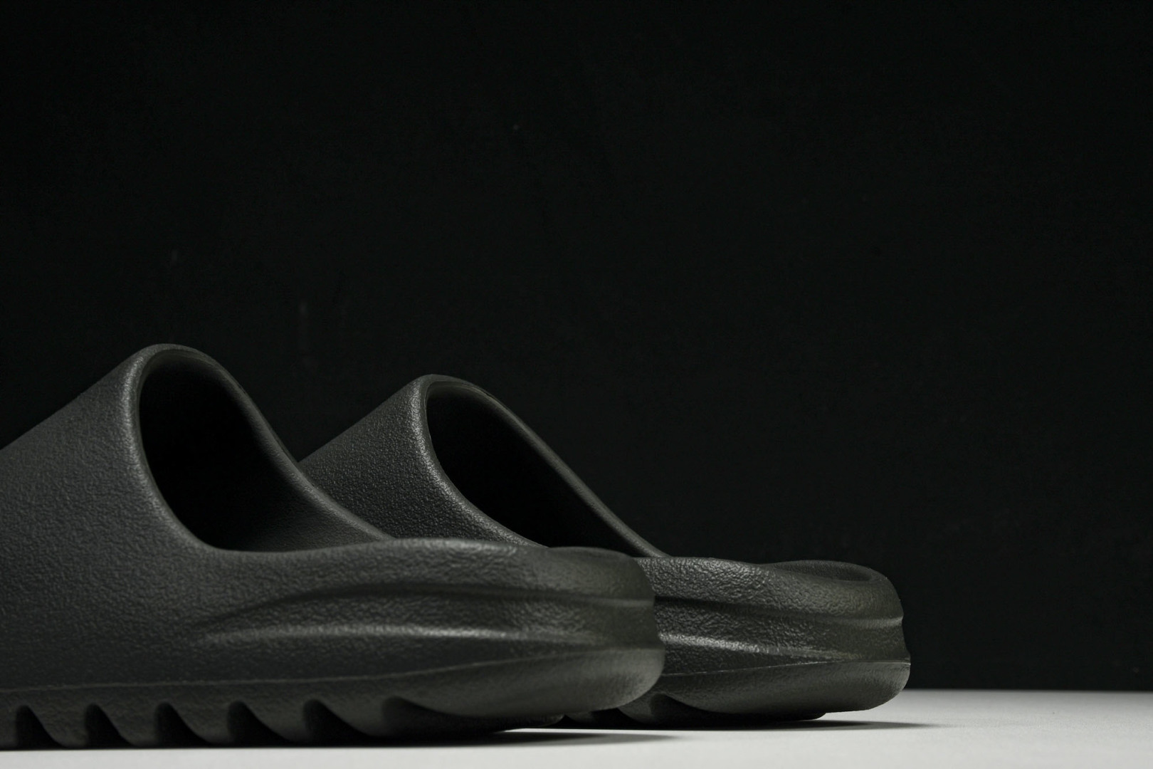  AD originals Yeezy Slide ID4132 尺寸 US4=36-37 US5=38