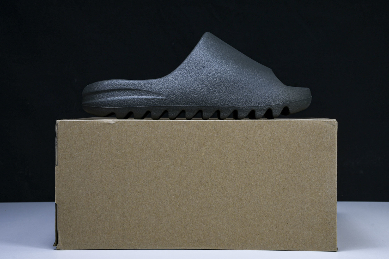  AD originals Yeezy Slide ID4132 尺寸 US4=36-37 US5=38