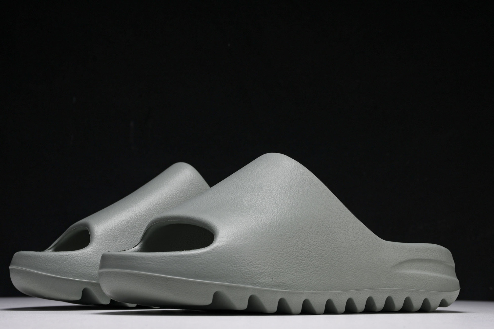  AD originals Yeezy Slide ID5480 尺寸 US4=36-37 US5=38