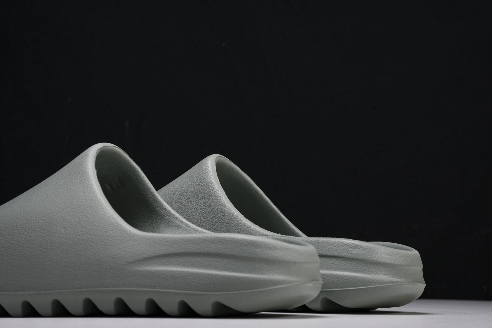  AD originals Yeezy Slide ID5480 尺寸 US4=36-37 US5=38