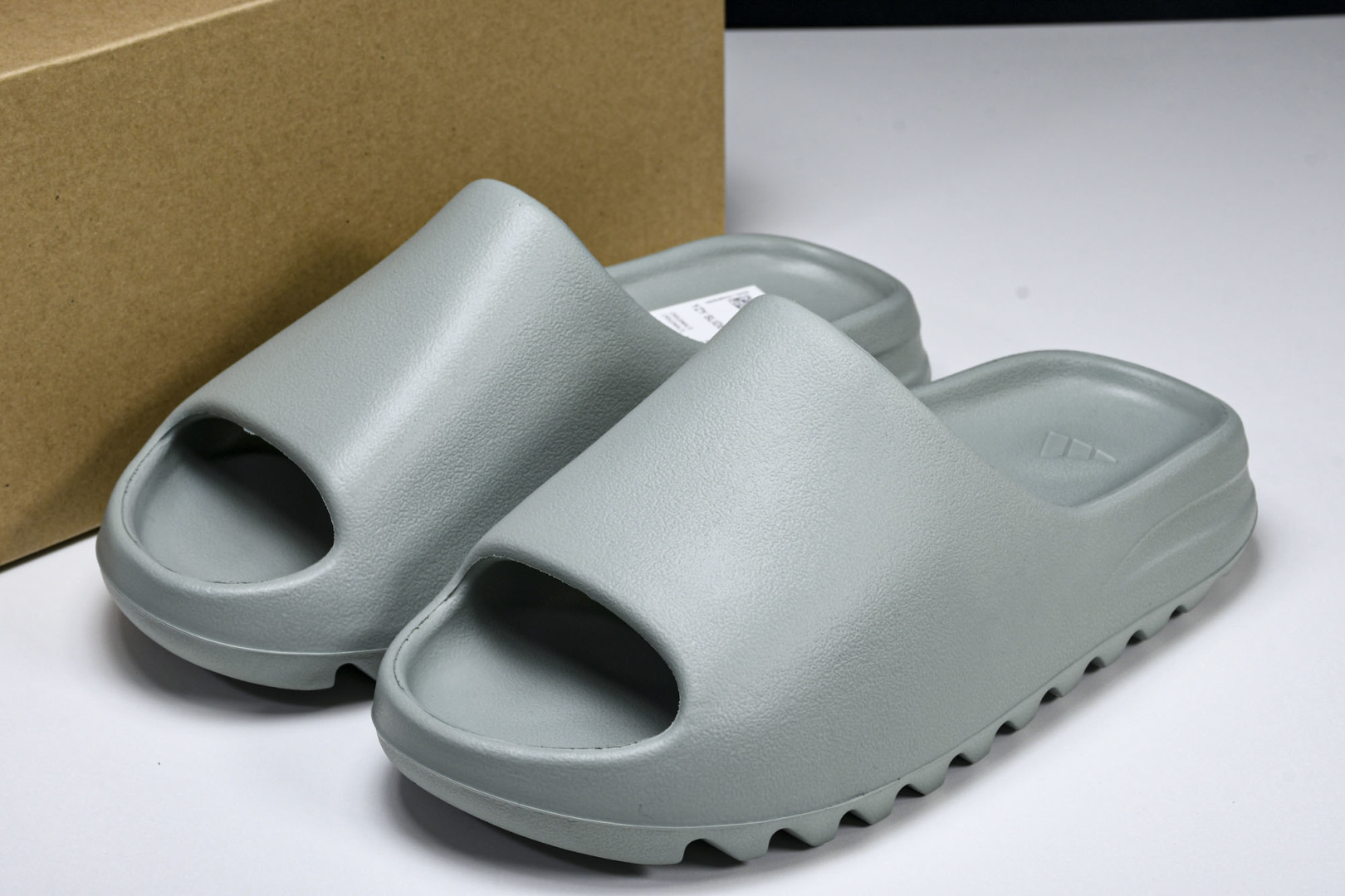  AD originals Yeezy Slide ID5480 尺寸 US4=36-37 US5=38