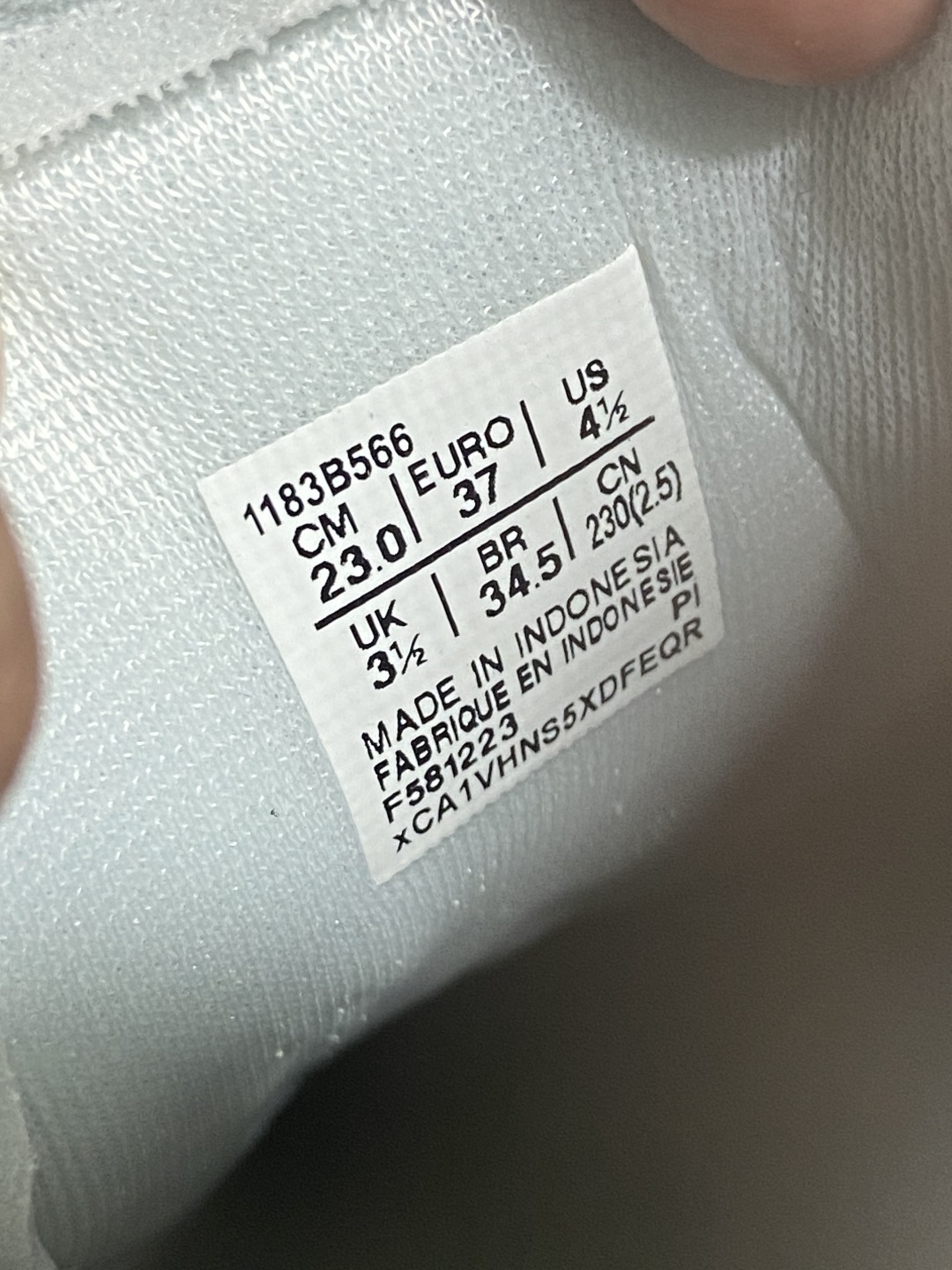 OT头层 本地
版型 用料 细节 清洁度  公司级别 可对比同价位 
Onitsuka Tiger鬼塚虎