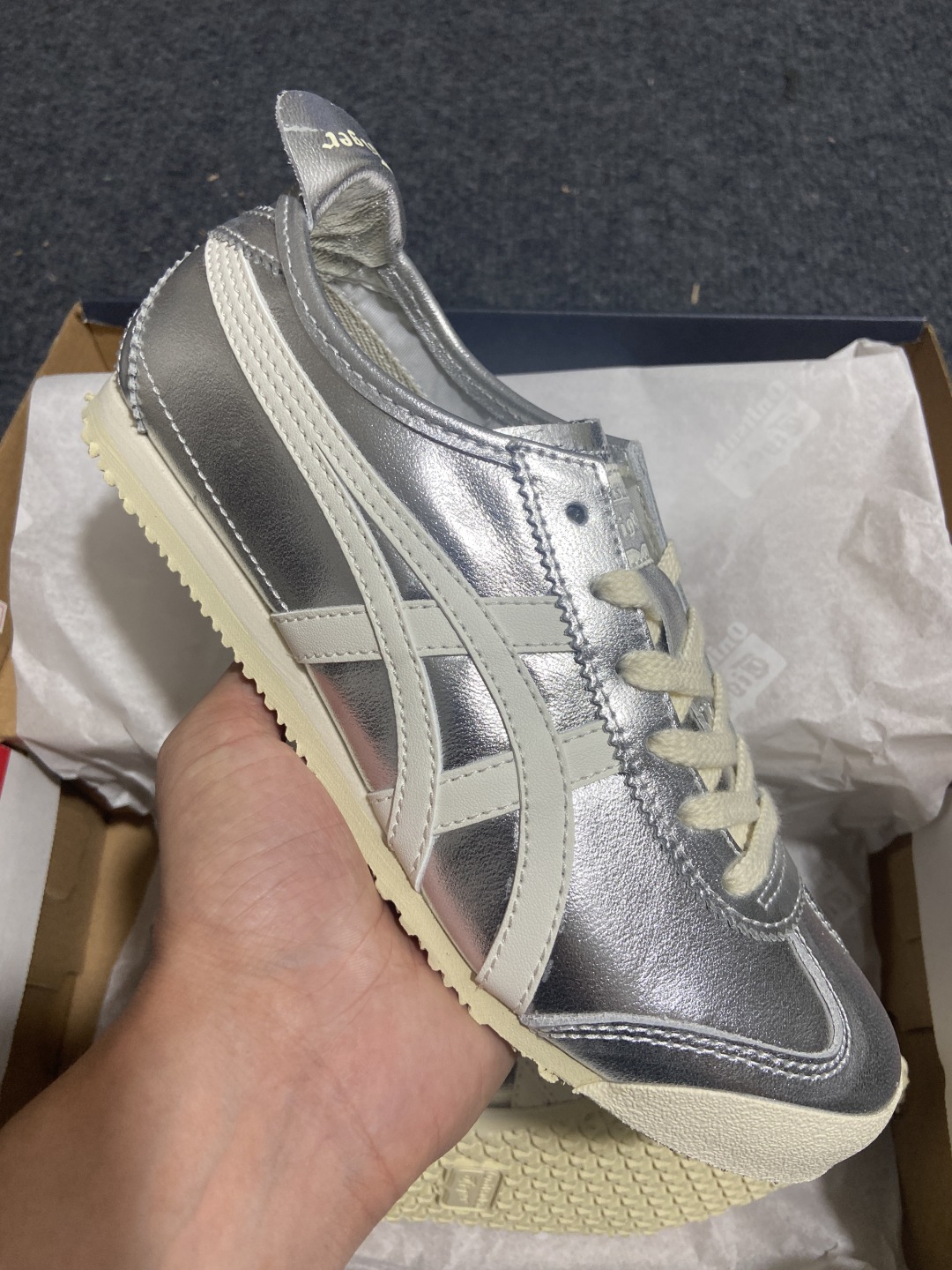 OT头层 本地
版型 用料 细节 清洁度  公司级别 可对比同价位 
Onitsuka Tiger鬼塚虎