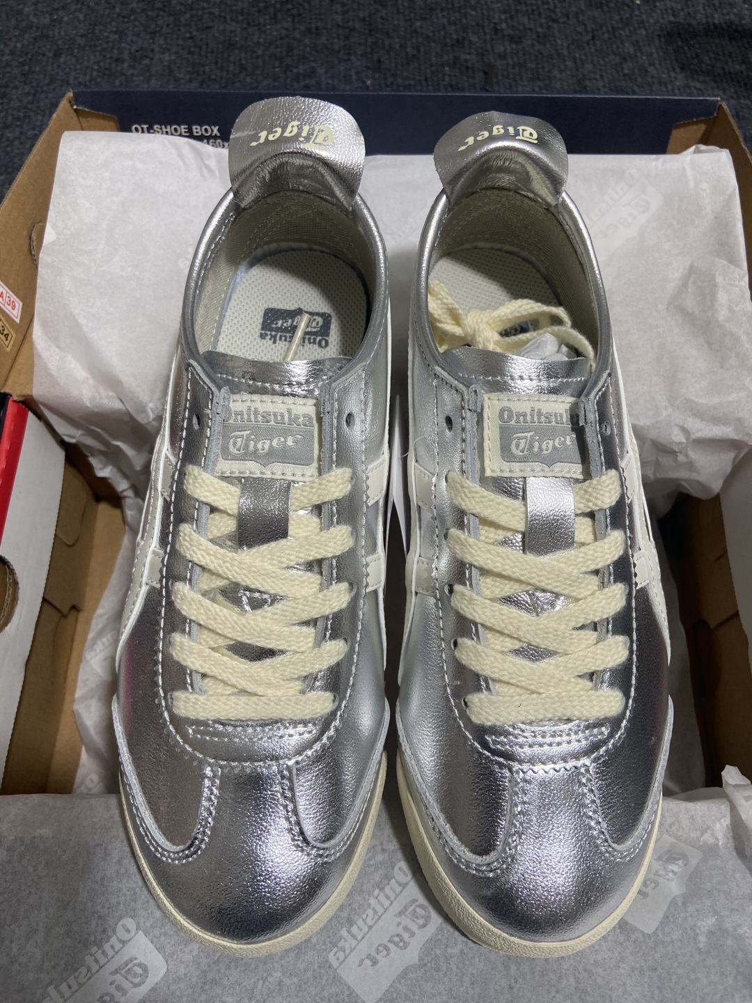 OT头层 本地
版型 用料 细节 清洁度  公司级别 可对比同价位 
Onitsuka Tiger鬼塚虎