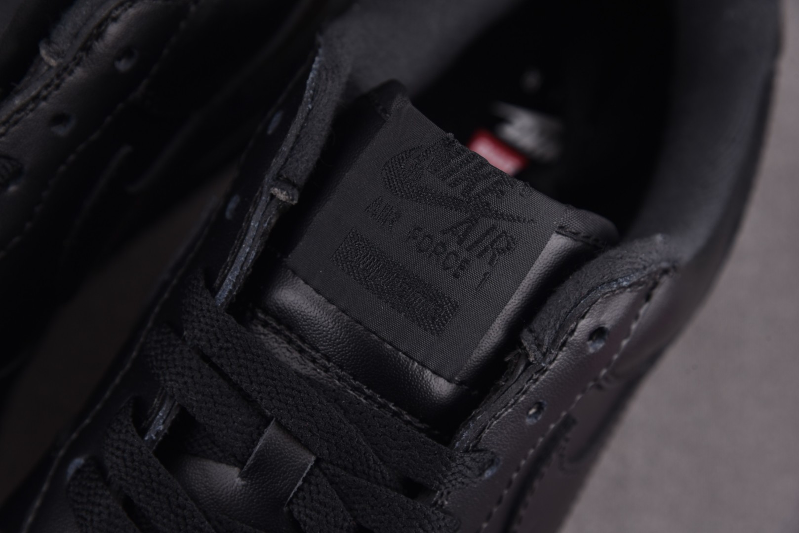AF1黑色 尺码36-47.5

纯原版出品-SuPreme x NK Air Force 1 Low 