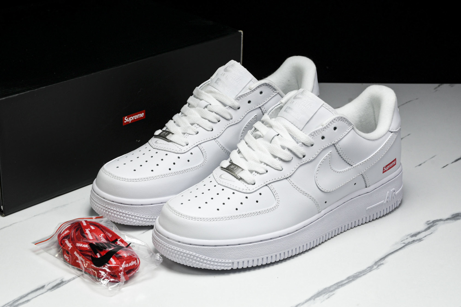 SuPreme白红 尺码36-47.5

纯原出品- SuPreme X NK AIR Force 1 
