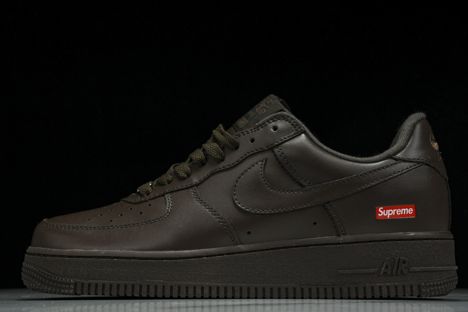 SuPreme酒红棕 尺码36-47.5

纯原出品-SuPreme x Nike Air Force 