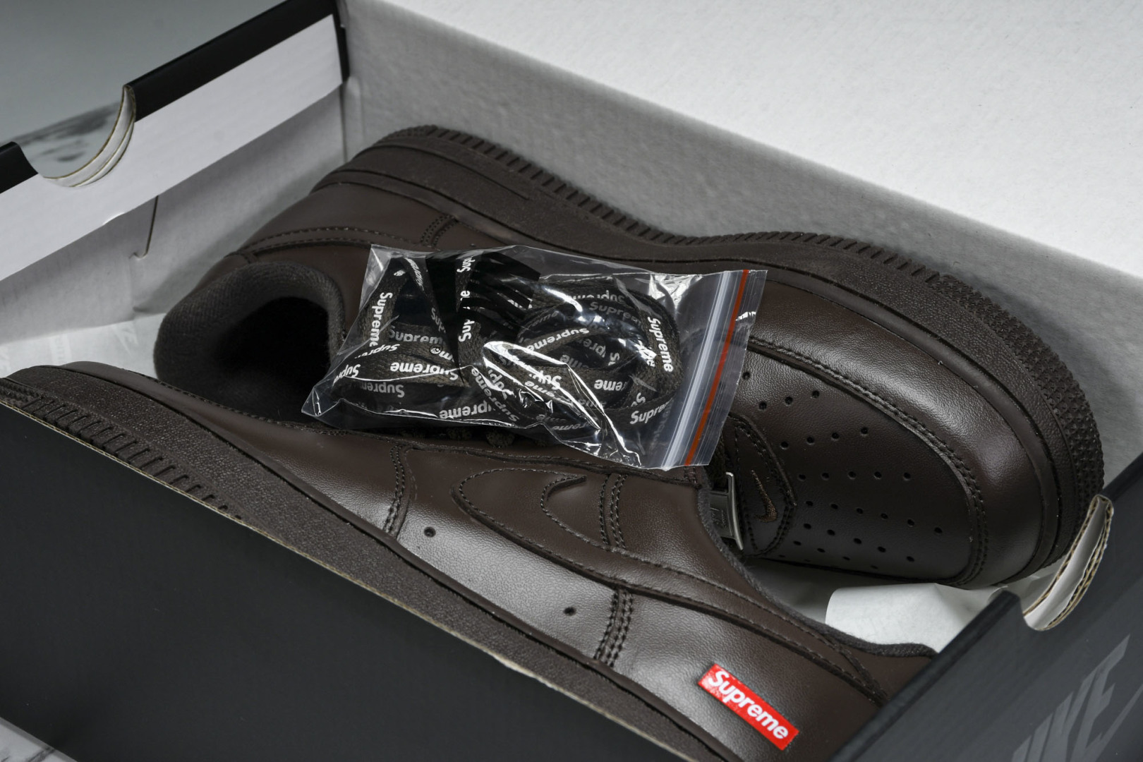 SuPreme酒红棕 尺码36-47.5

纯原出品-SuPreme x Nike Air Force 