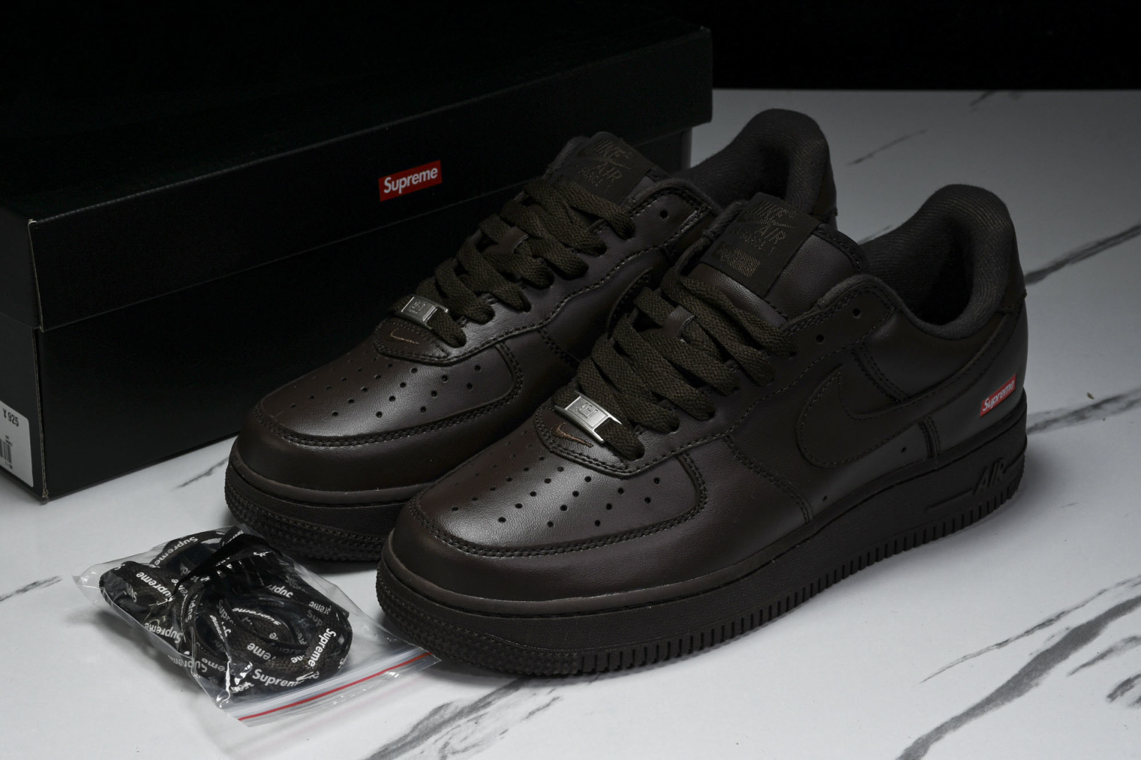 SuPreme酒红棕 尺码36-47.5

纯原出品-SuPreme x Nike Air Force 