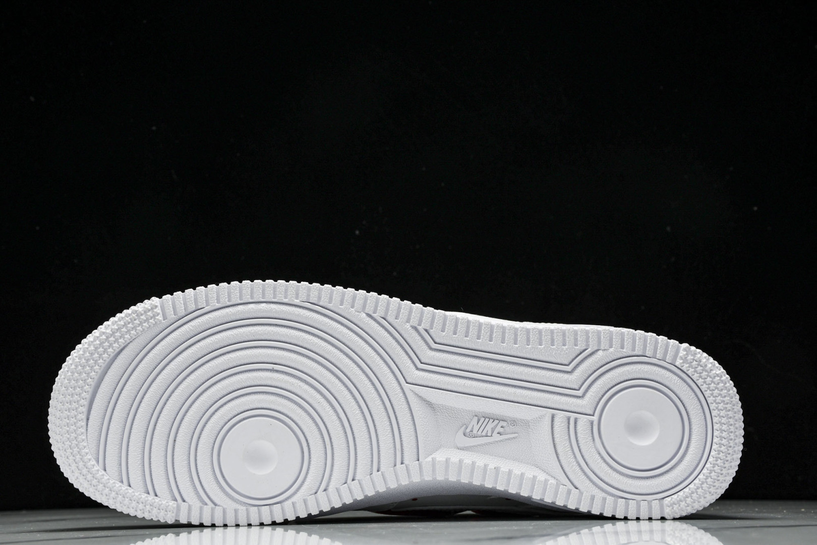 SuPreme白红 尺码36-47.5

纯原出品- SuPreme X NK AIR Force 1 