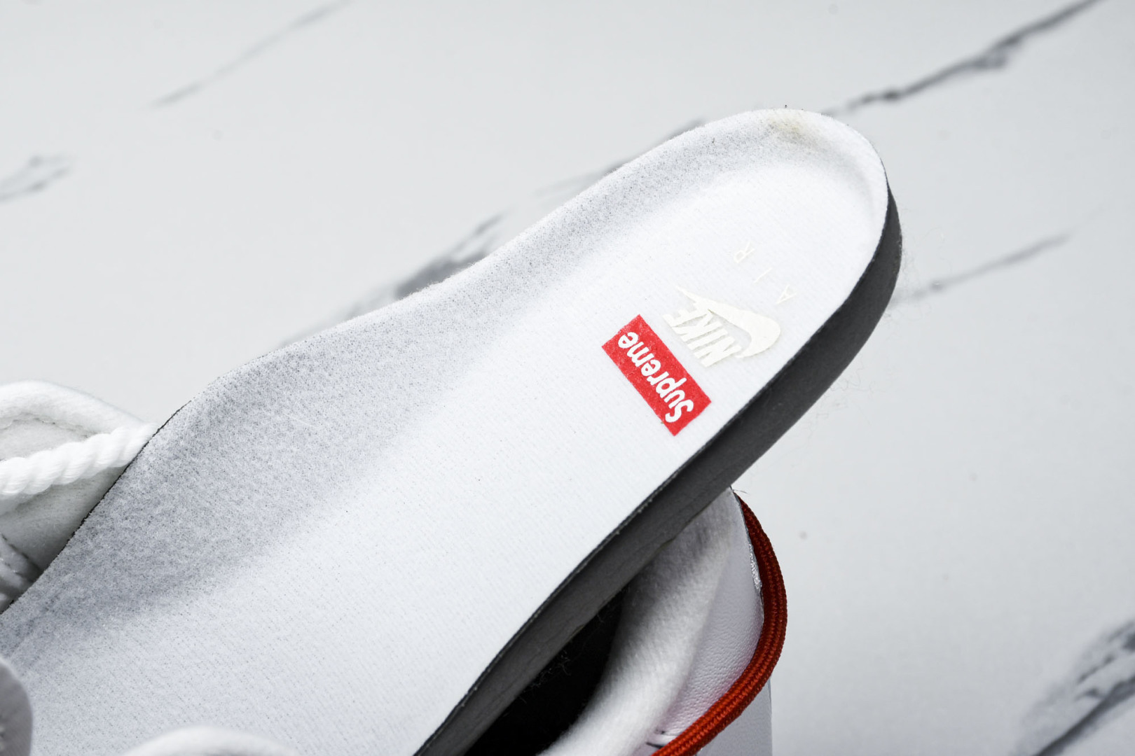 SuPreme白红 尺码36-47.5

纯原出品- SuPreme X NK AIR Force 1 