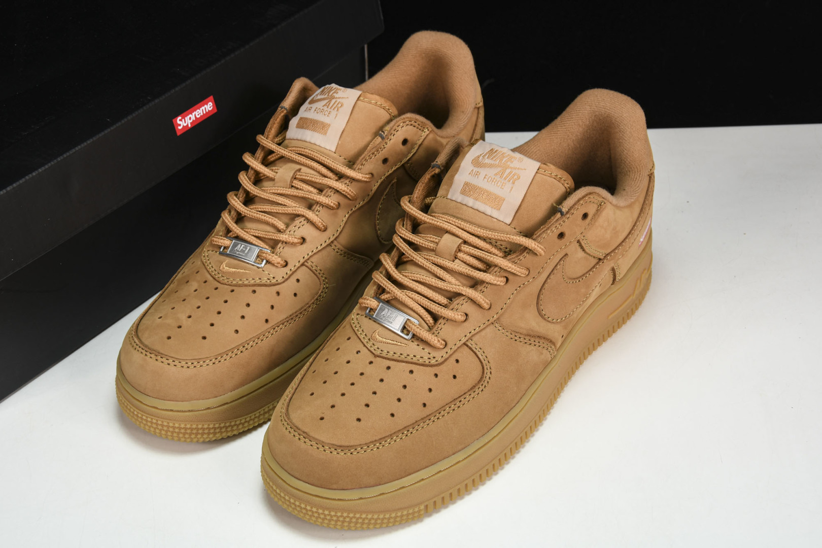 小麦黄 尺码36-47.5

纯原出品-SuPreme x Nk Air Force 1 Low “Fl