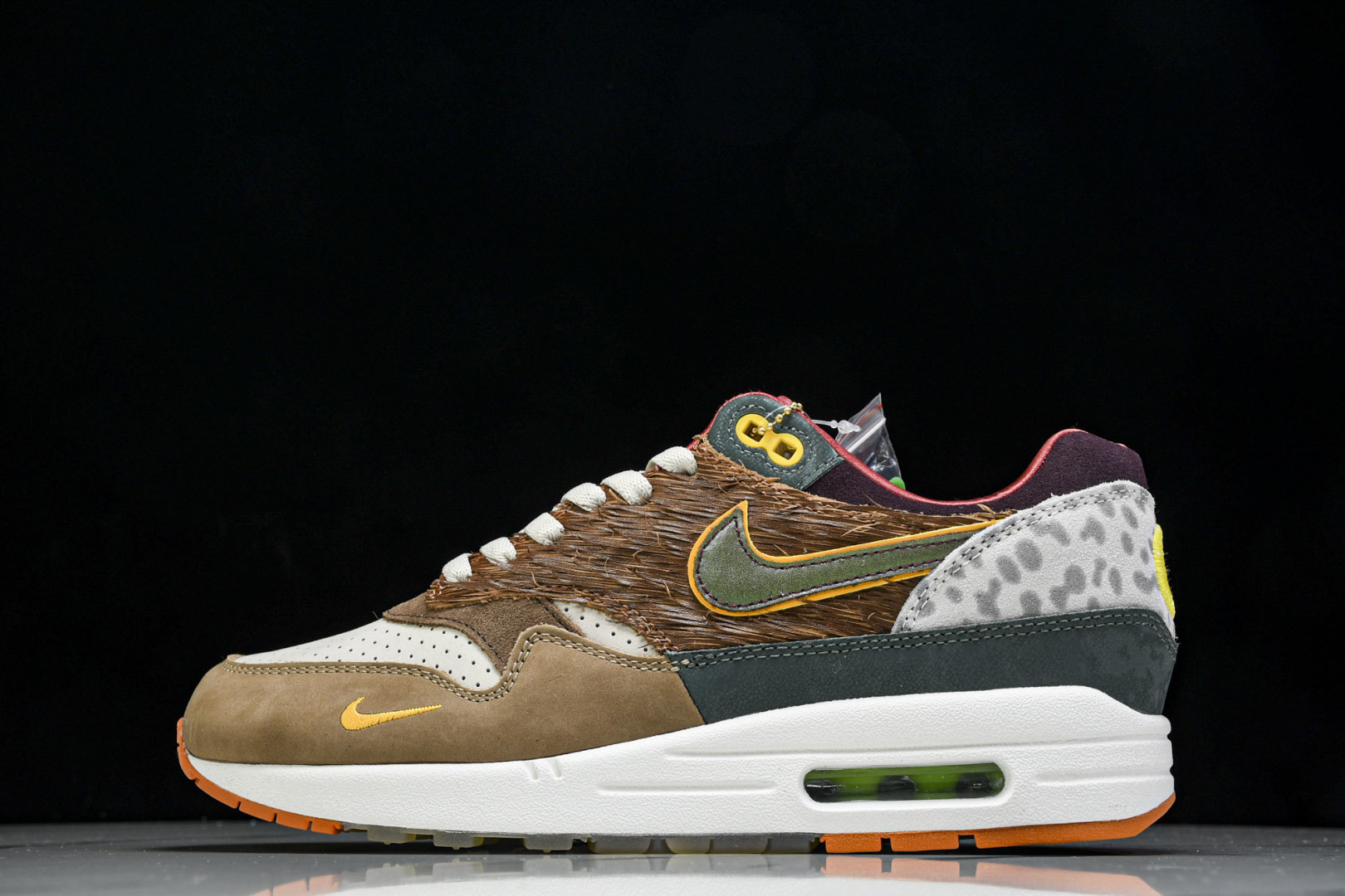 MAX 尺码36-47.5

纯原版出品-Air MAX 1 '87 LUXE UO P 棕褐色 HQ2