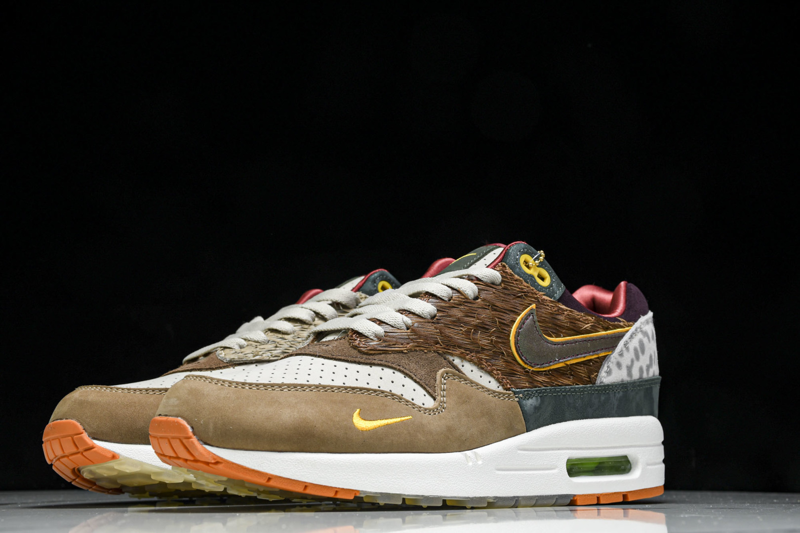 MAX 尺码36-47.5

纯原版出品-Air MAX 1 '87 LUXE UO P 棕褐色 HQ2