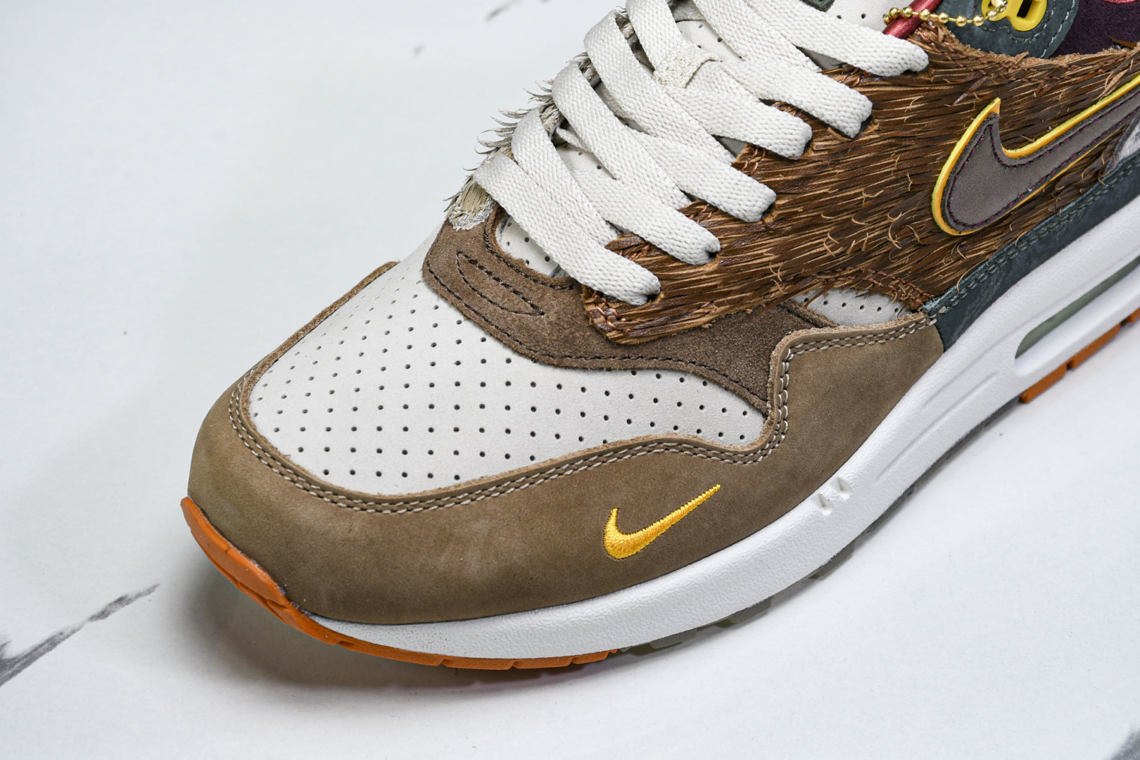 MAX 尺码36-47.5

纯原版出品-Air MAX 1 '87 LUXE UO P 棕褐色 HQ2