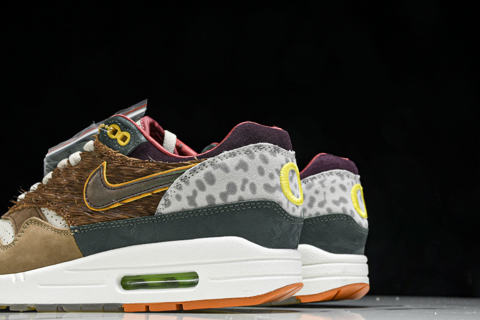 MAX 尺码36-47.5

纯原版出品-Air MAX 1 '87 LUXE UO P 棕褐色 HQ2