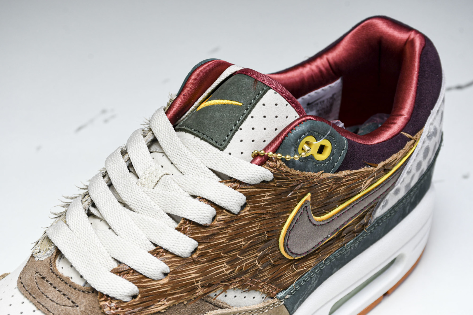 MAX 尺码36-47.5

纯原版出品-Air MAX 1 '87 LUXE UO P 棕褐色 HQ2