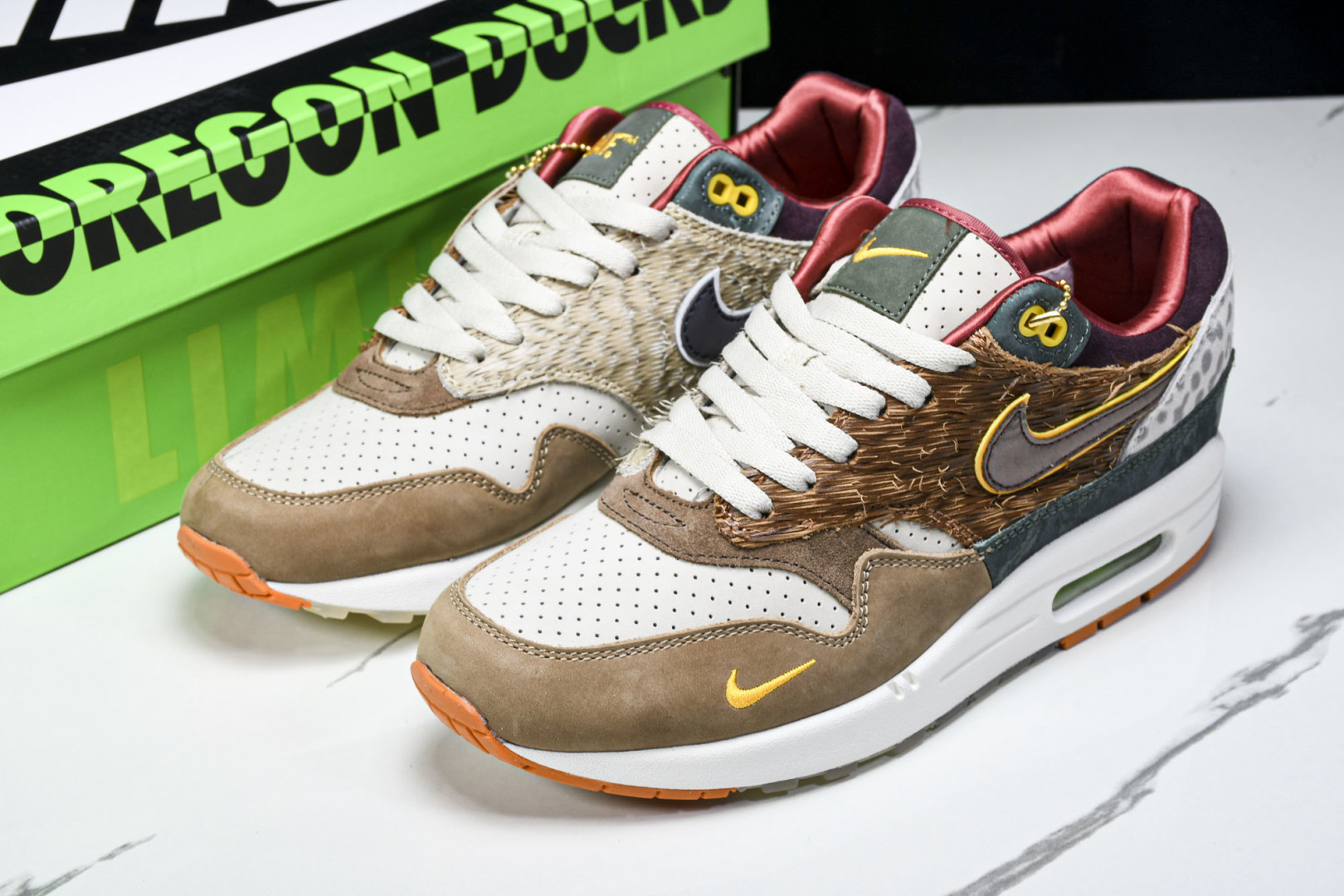 MAX 尺码36-47.5

纯原版出品-Air MAX 1 '87 LUXE UO P 棕褐色 HQ2