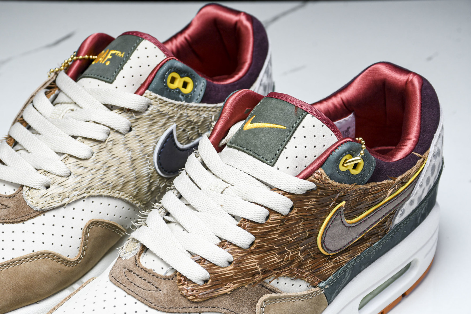 MAX 尺码36-47.5

纯原版出品-Air MAX 1 '87 LUXE UO P 棕褐色 HQ2