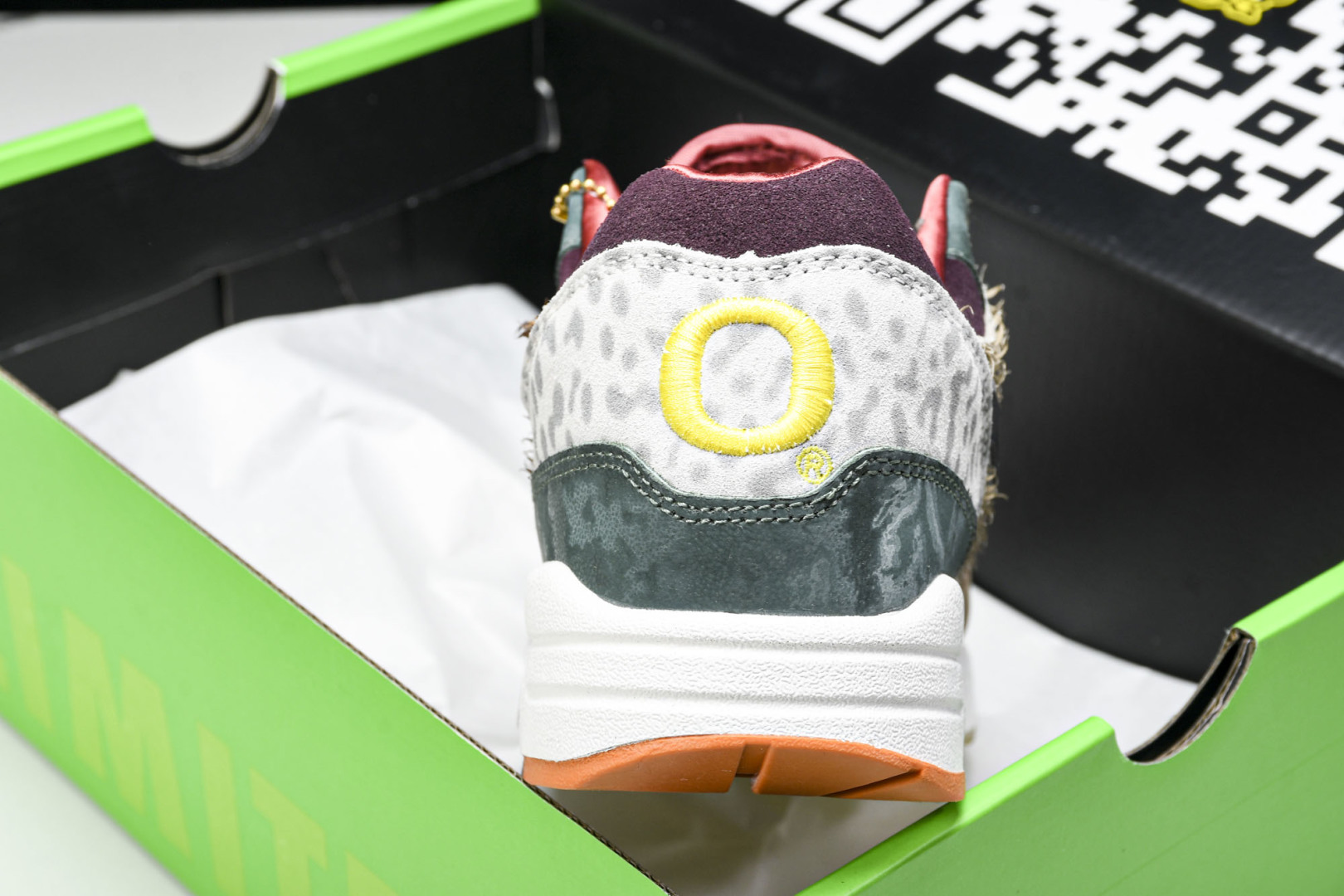 MAX 尺码36-47.5

纯原版出品-Air MAX 1 '87 LUXE UO P 棕褐色 HQ2