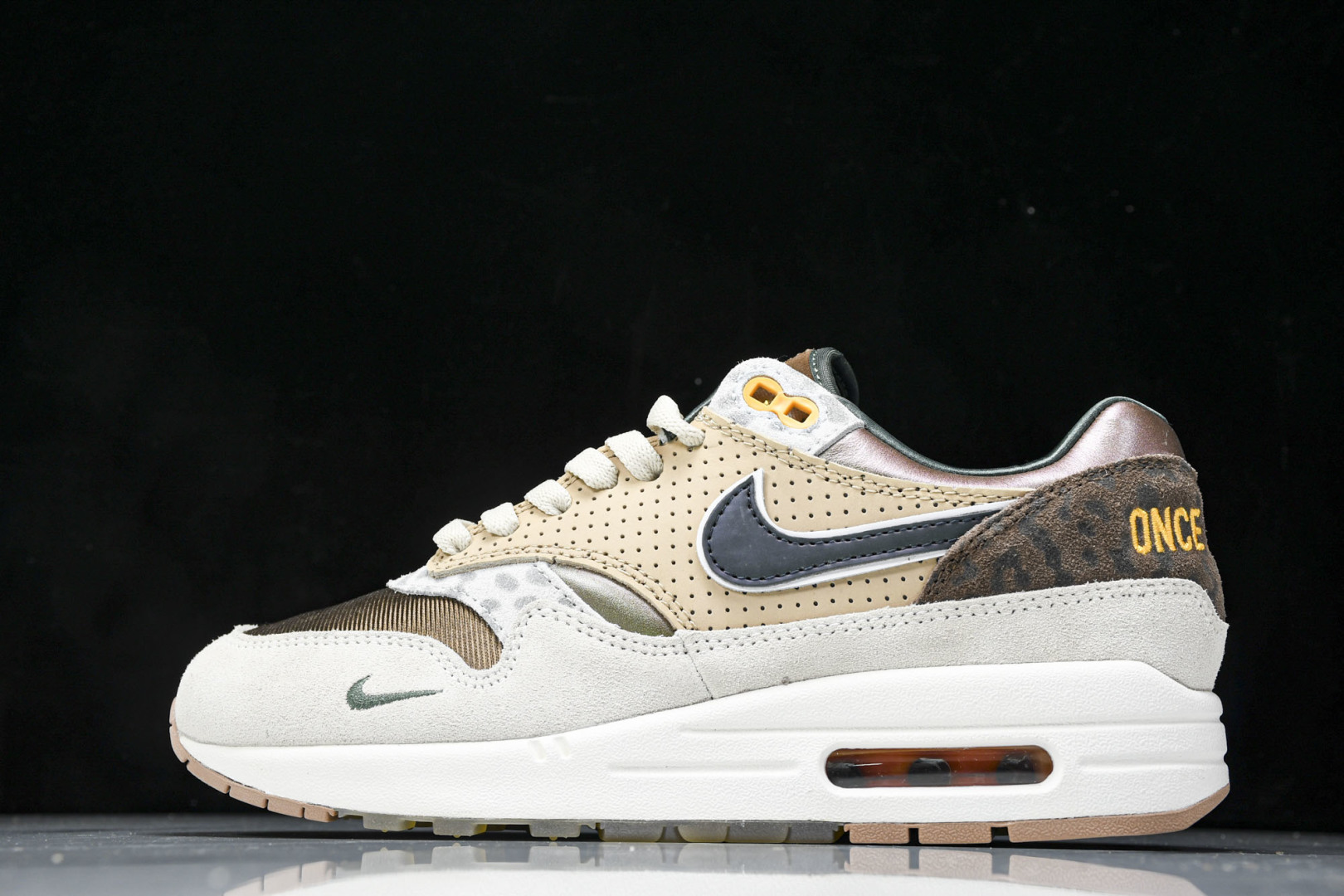 MAX1 尺码36-47.5

纯原版出品-Air Max 1 '87 Premium Universi