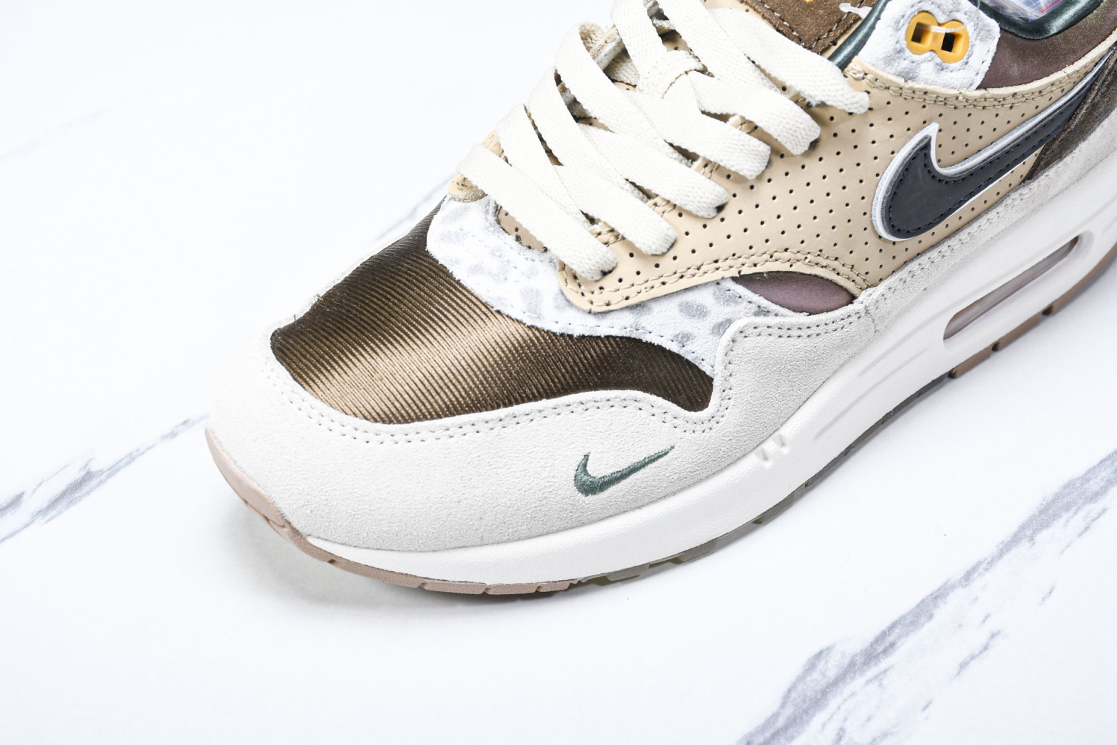 MAX1 尺码36-47.5

纯原版出品-Air Max 1 '87 Premium Universi