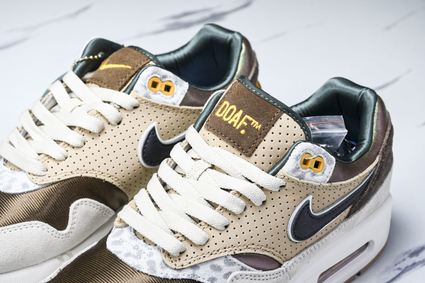 MAX1 尺码36-47.5

纯原版出品-Air Max 1 '87 Premium Universi