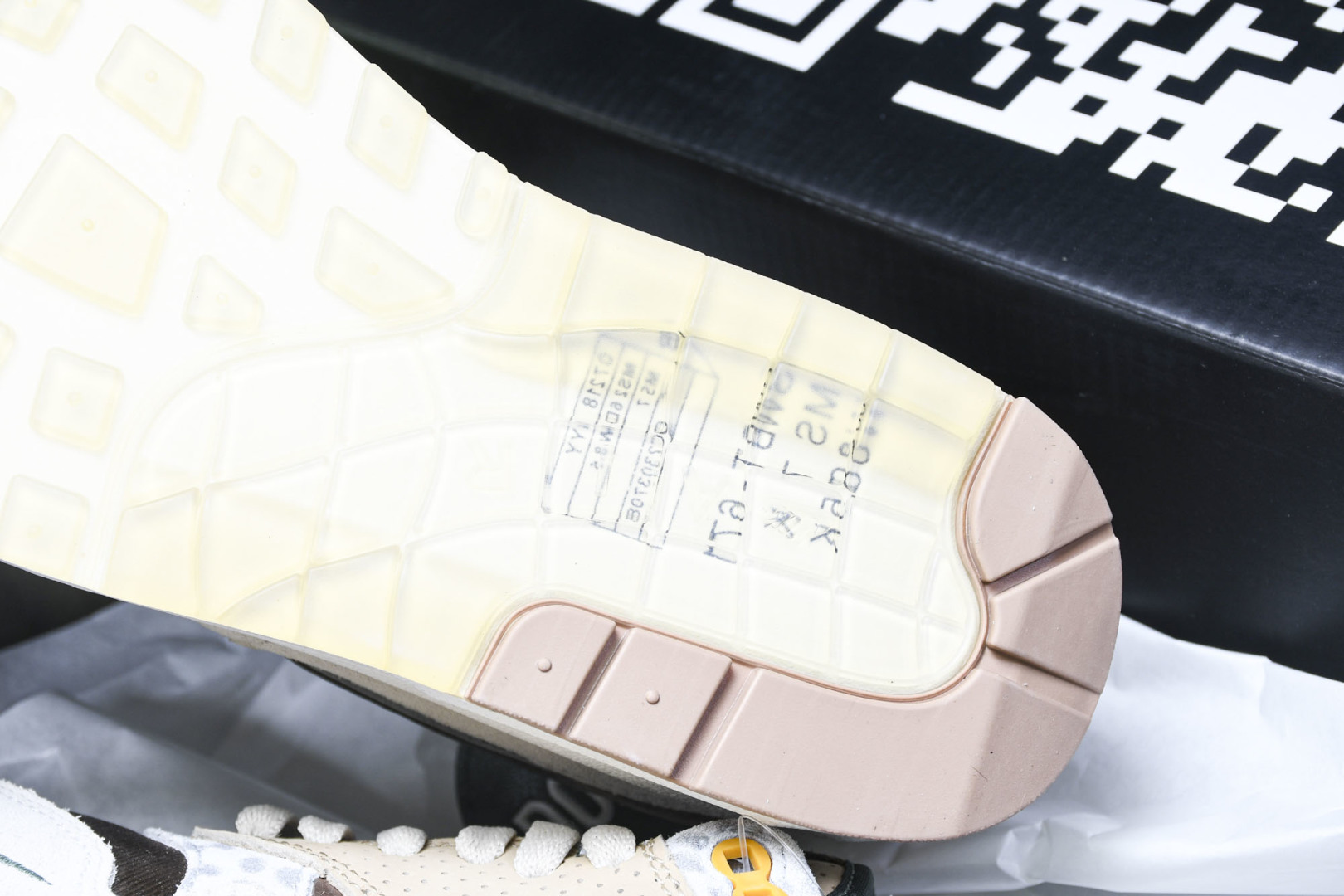 MAX1 尺码36-47.5

纯原版出品-Air Max 1 '87 Premium Universi