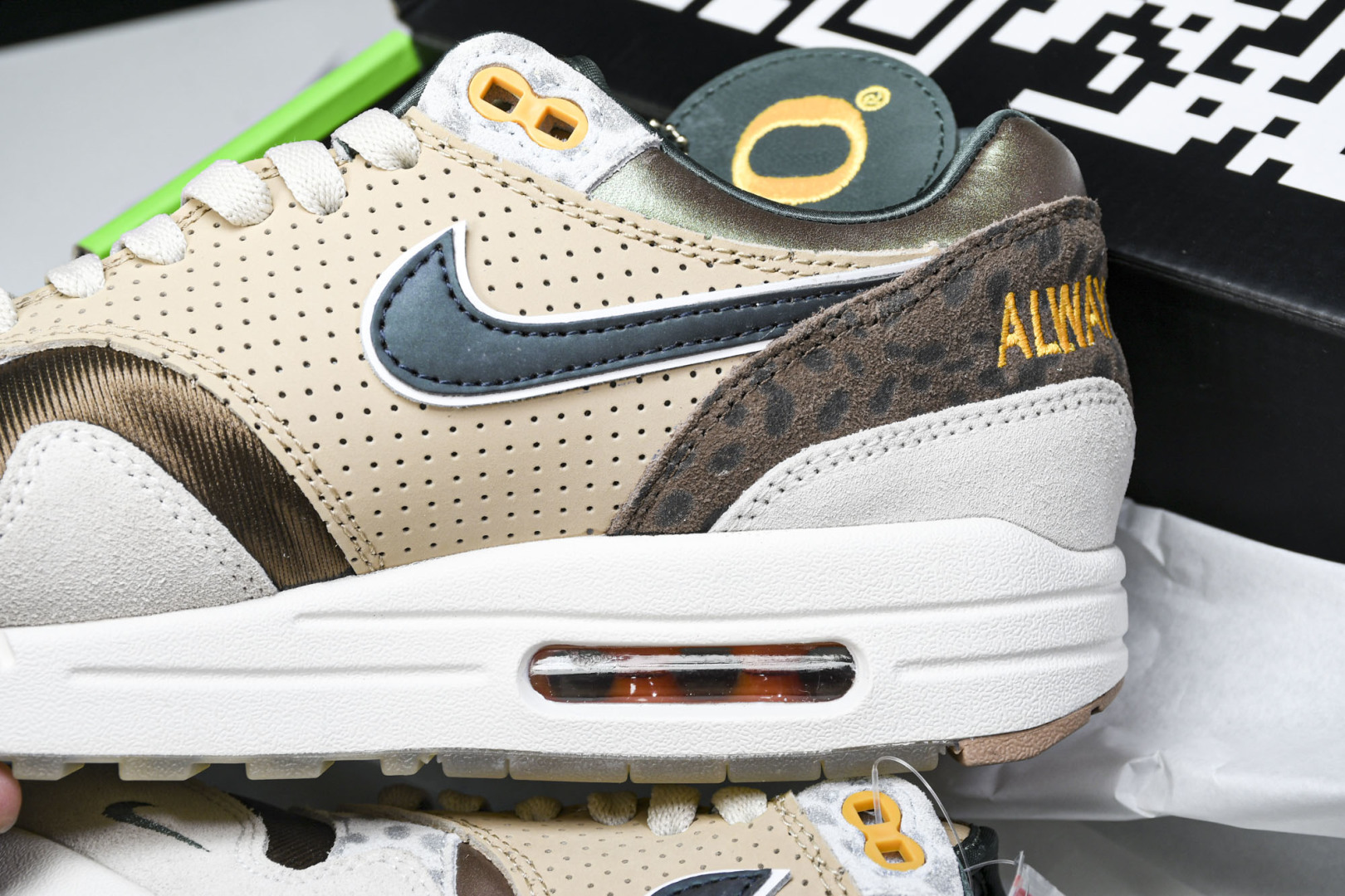 MAX1 尺码36-47.5

纯原版出品-Air Max 1 '87 Premium Universi