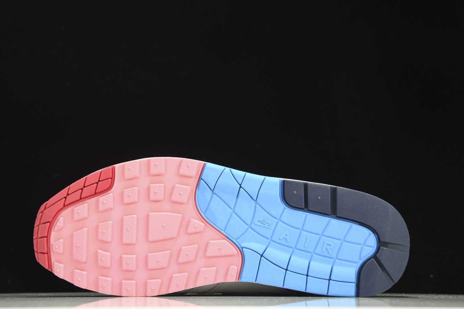 MAX 尺码36-47.5

纯原出品-Parra x NK Air Max 1 白粉拼接 AT3057
