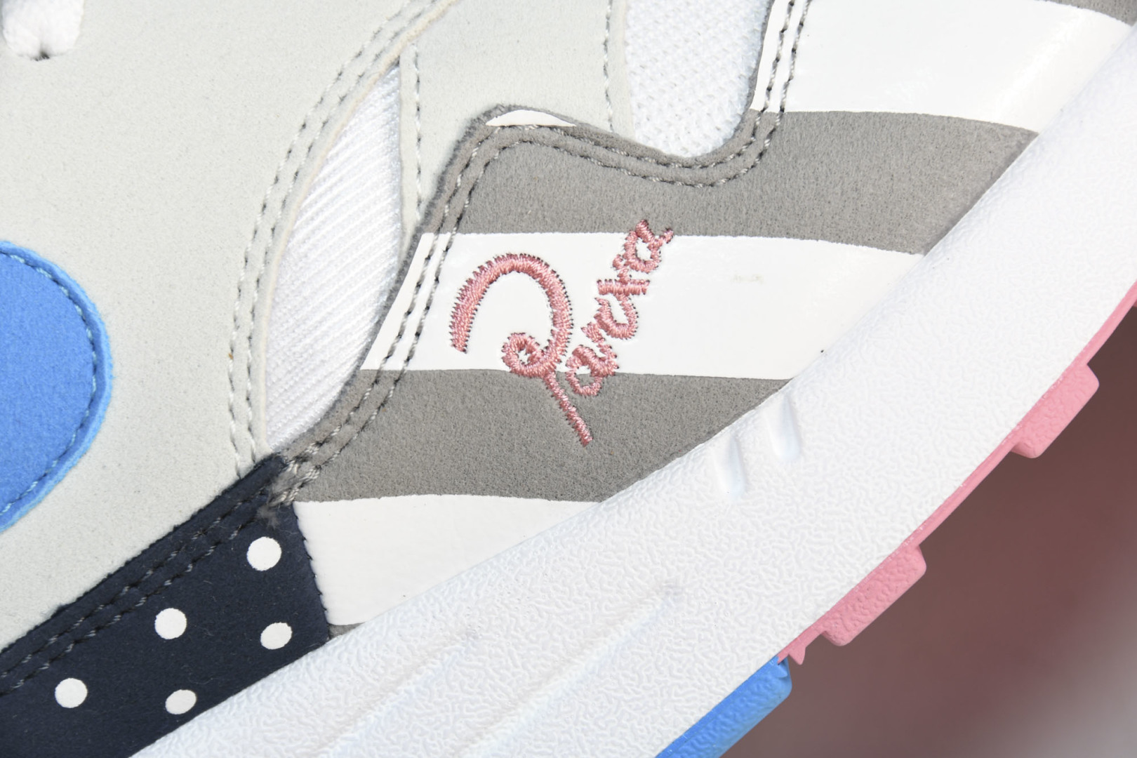 MAX 尺码36-47.5

纯原出品-Parra x NK Air Max 1 白粉拼接 AT3057