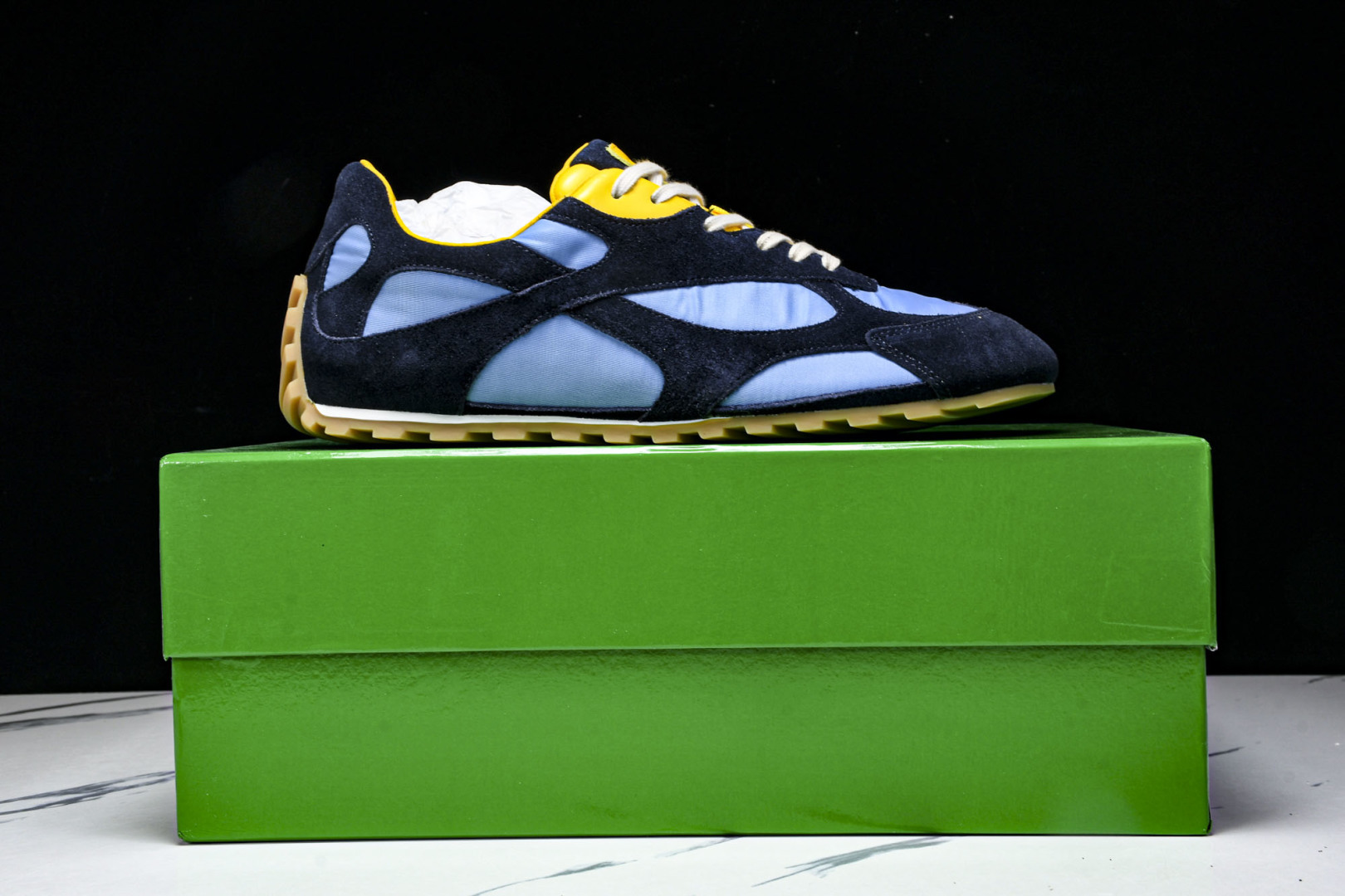 Bottega 尺码35-45

纯原版出品-Bottega Veneta Orbit Flash 葆蝶