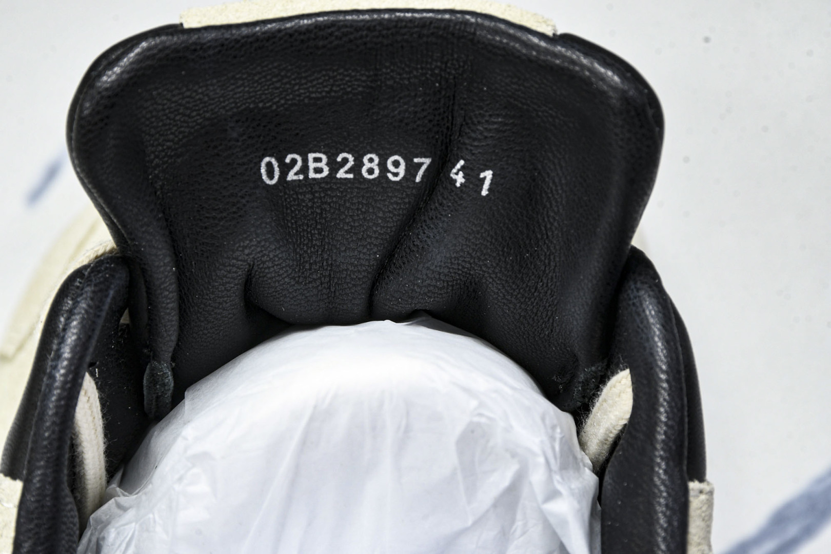 Bottega 尺码35-45

纯原版出品-Bottega Veneta Orbit Flash 葆蝶
