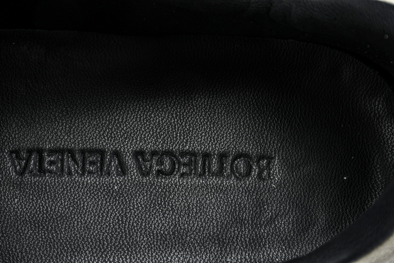 Bottega 尺码35-45

纯原版出品-Bottega Veneta Orbit Flash 葆蝶