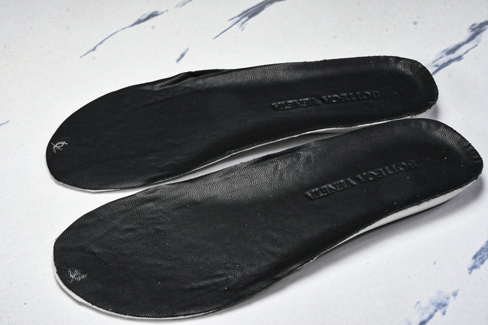 Bottega 尺码35-45

纯原版出品-Bottega Veneta Orbit Flash 葆蝶