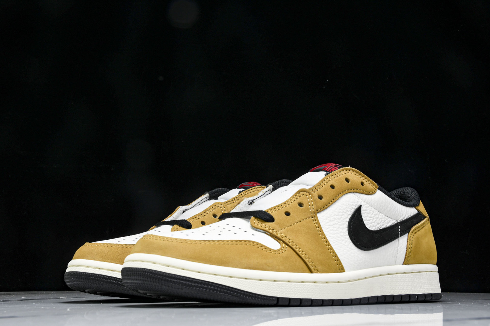 AJ Low 尺码40-48.5

纯原版出品-Air Jordan 1 Low OG Rookie o