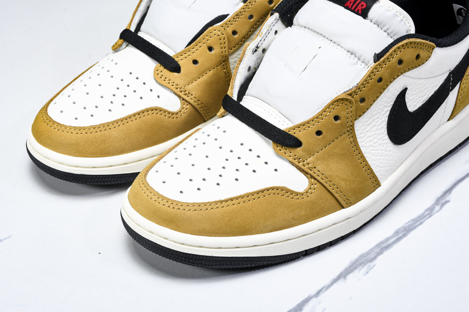 AJ Low 尺码40-48.5

纯原版出品-Air Jordan 1 Low OG Rookie o