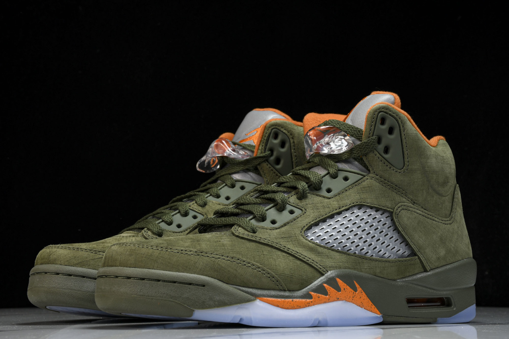 AJ5橄榄绿 尺码40.5-47.5

纯原-Air Jordan 5 Retro“Olive”橄榄绿 