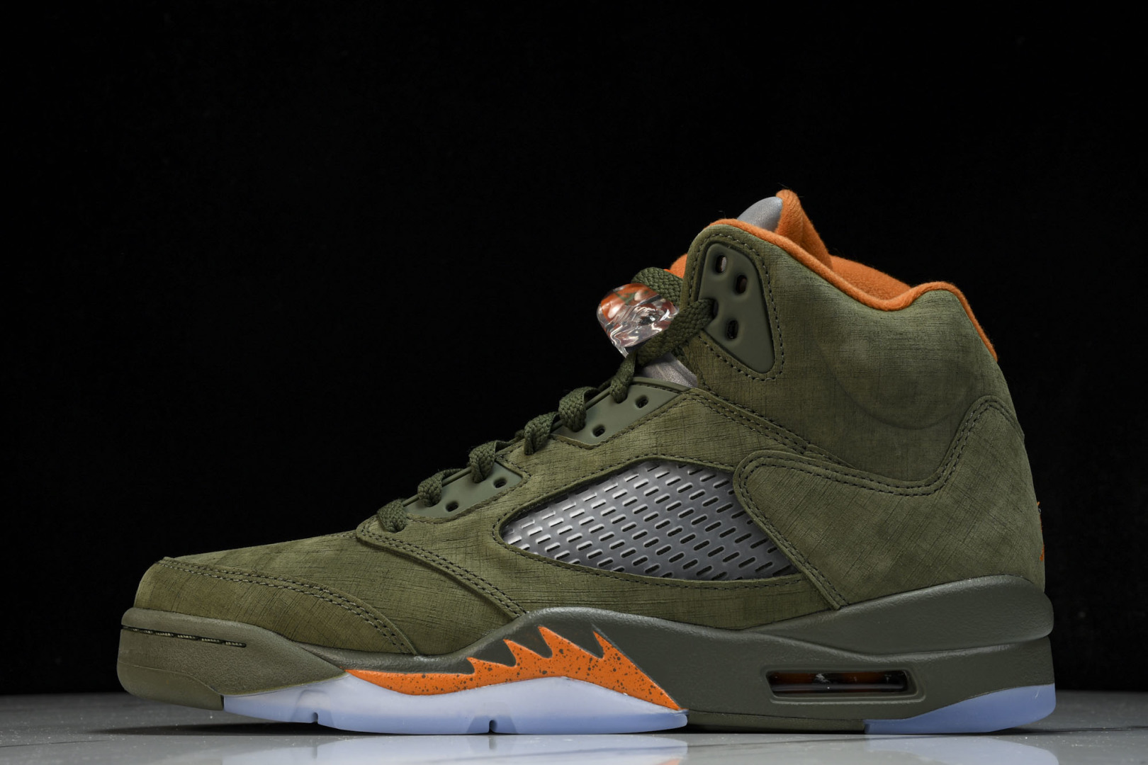 AJ5橄榄绿 尺码40.5-47.5

纯原-Air Jordan 5 Retro“Olive”橄榄绿 