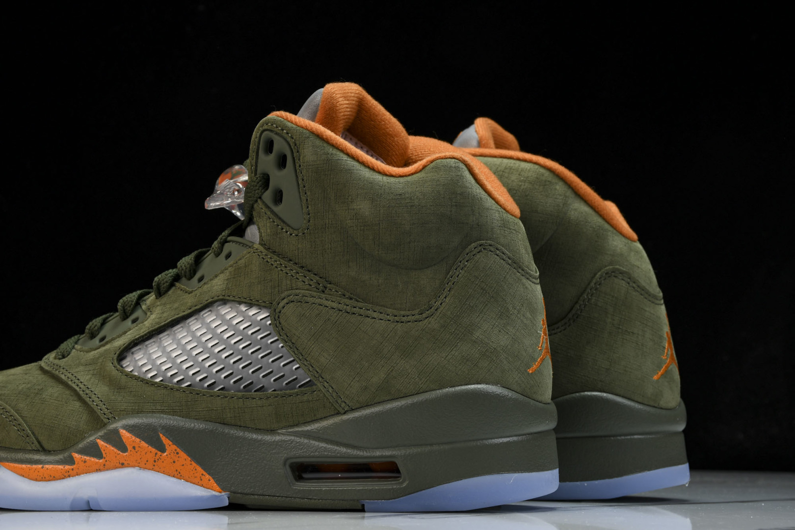 AJ5橄榄绿 尺码40.5-47.5

纯原-Air Jordan 5 Retro“Olive”橄榄绿 